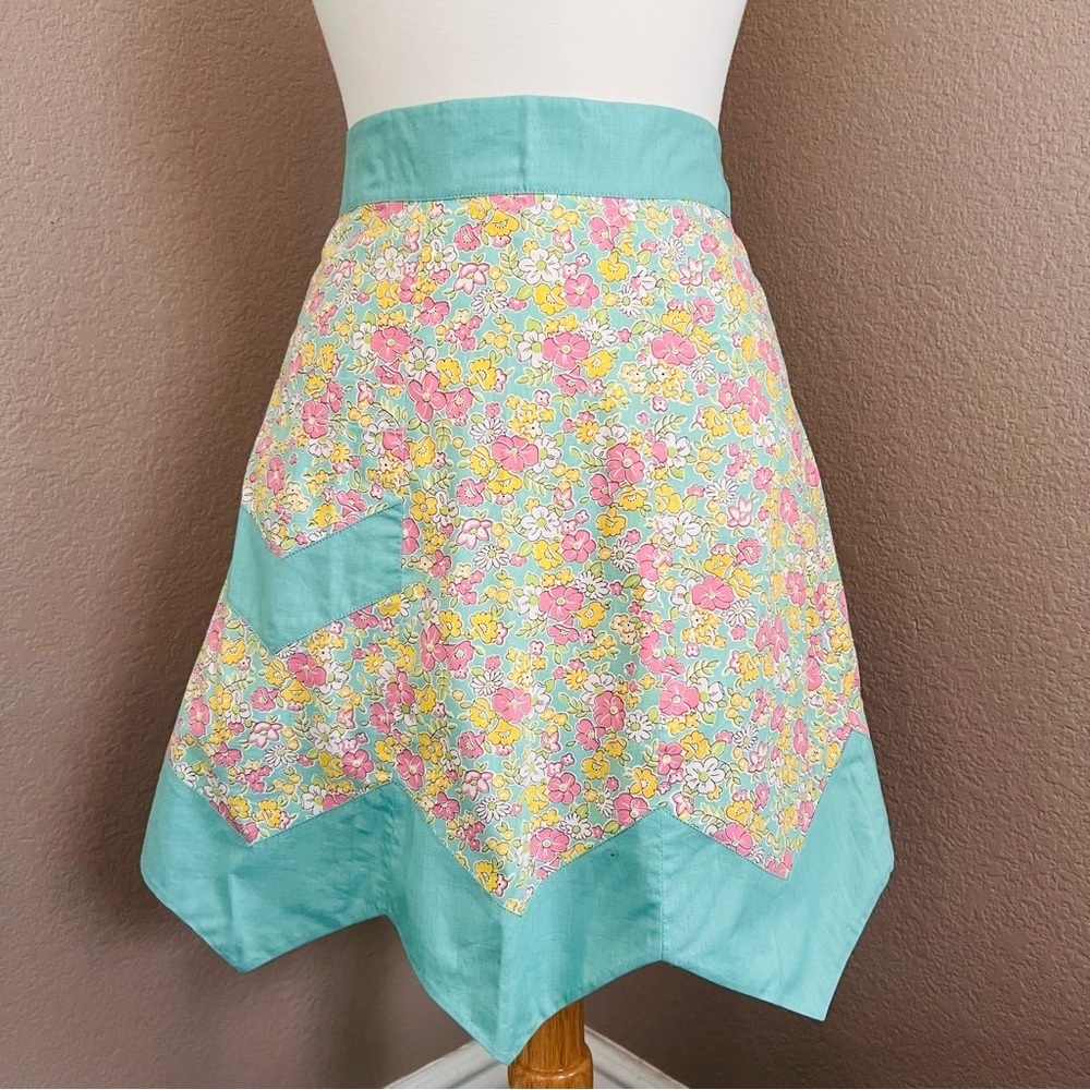 50's Kitchen Half Apron, Kitchen Retro Apron, Retro Housewife.